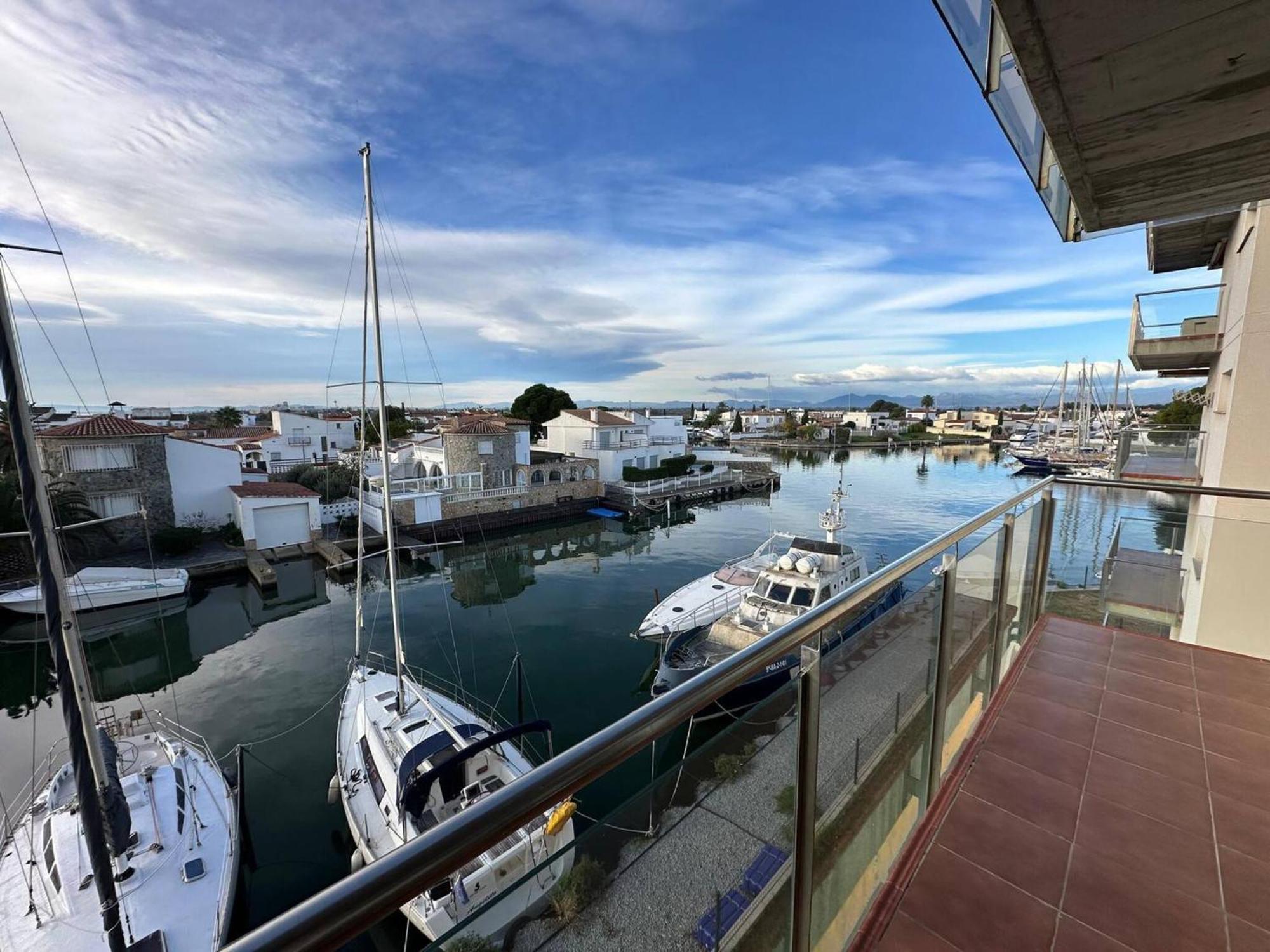 Apartamento En Roses Con Vistas Al Canal Y Piscina Екстер'єр фото