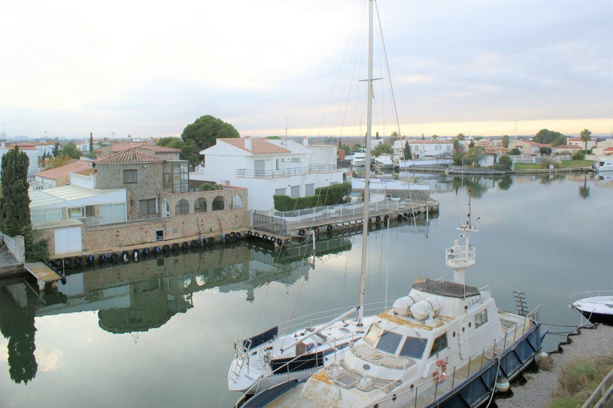 Apartamento En Roses Con Vistas Al Canal Y Piscina Екстер'єр фото